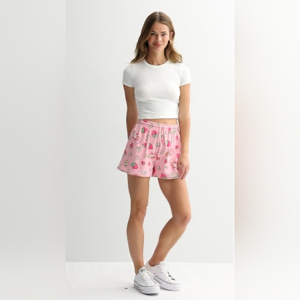 NWT! Strawberry Shortcake Print Lounge Shorts Size M Junior - Picture 4 of 7